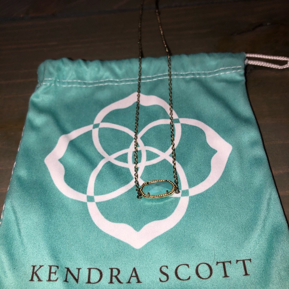 Kendra Scott pendant necklace